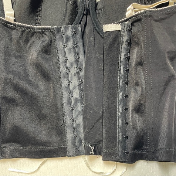 Black‎ Bustier Top with White Embroidery size 36C - Picture 6 of 11